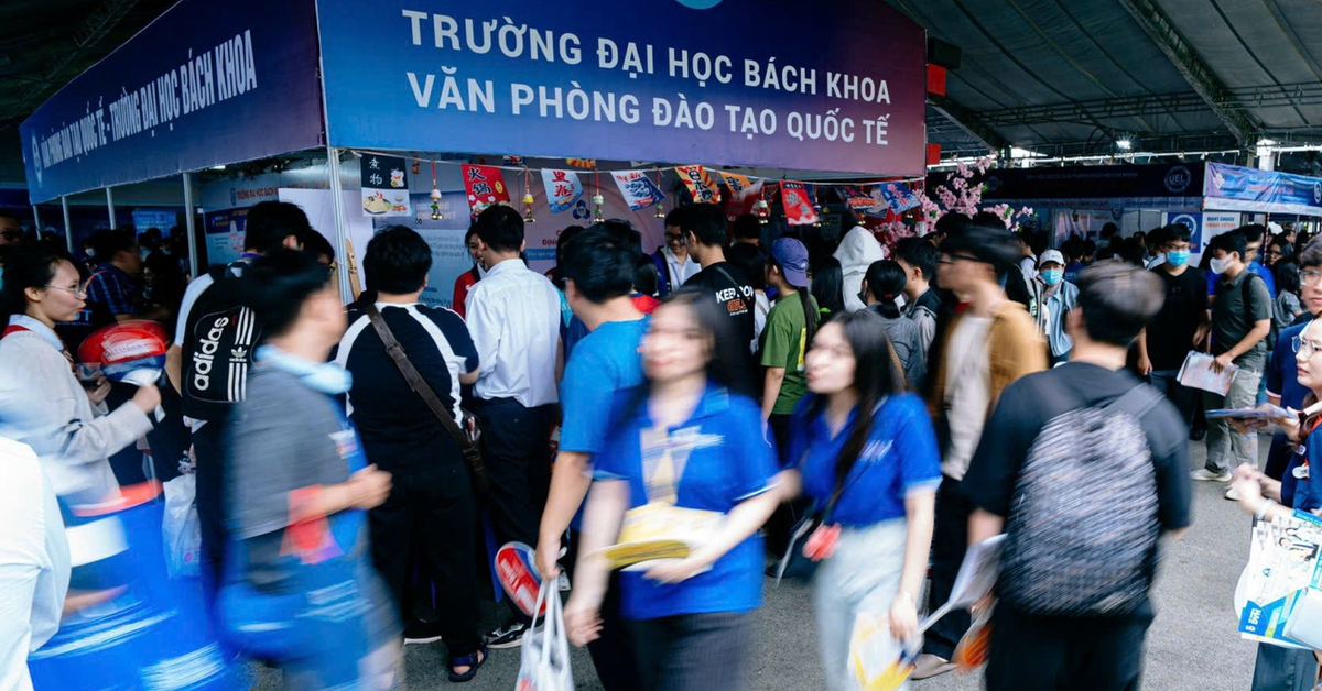 Ngày hội Lựa chọn nguyện vọng: Giúp thí sinh 'gỡ rối' trước giờ chốt nguyện vọng