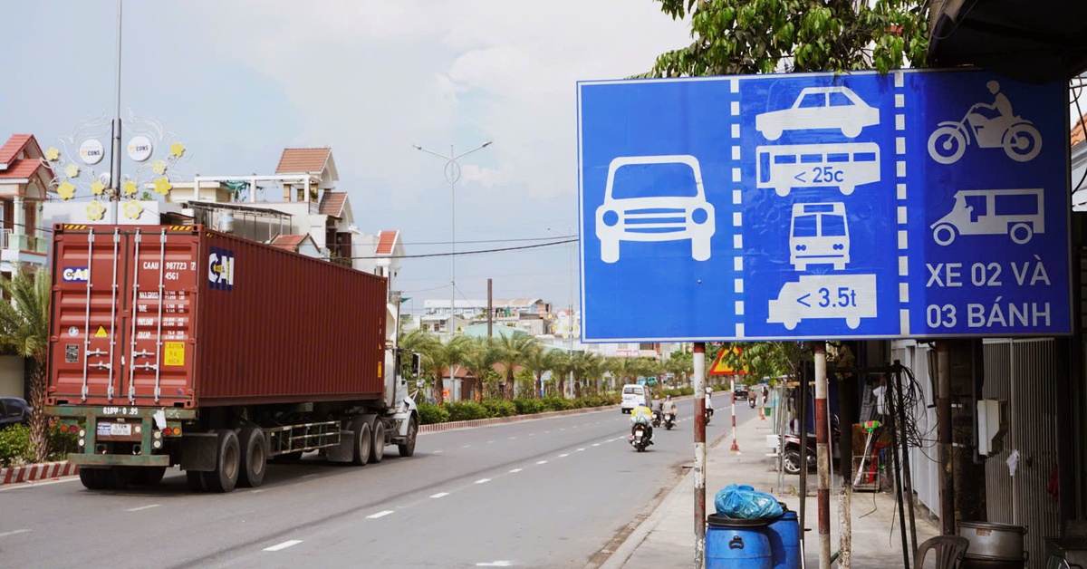 Cắm lại biển báo, phân luồng mới trên đường Thống Nhất sau phản ánh