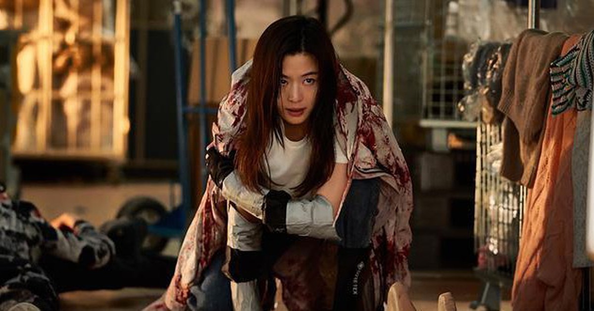 Phim thây ma của Jun Ji Hyun dễ dàng phá kỷ lục 'Dưới bóng điện hạ