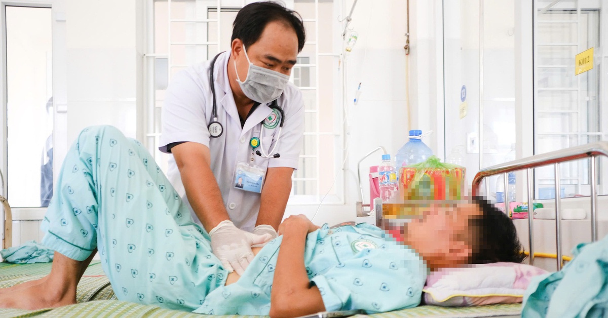 Sau khi ăn bánh mì, hàng chục người đau bụng, tiêu chảy, nghi ngộ độc