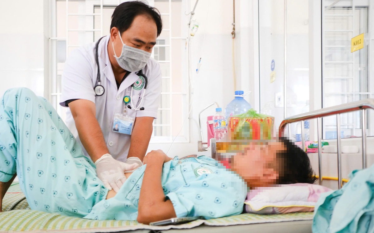 Sau khi ăn bánh mì, hàng chục người đau bụng, tiêu chảy, nghi ngộ độc