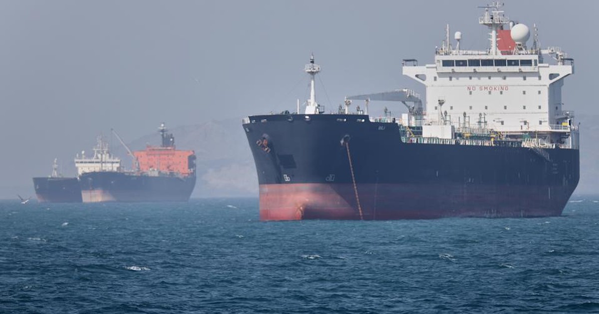 Giá dầu thế giới có thể lao dốc hơn nữa nếu Mỹ - Iran đạt thỏa thuận
