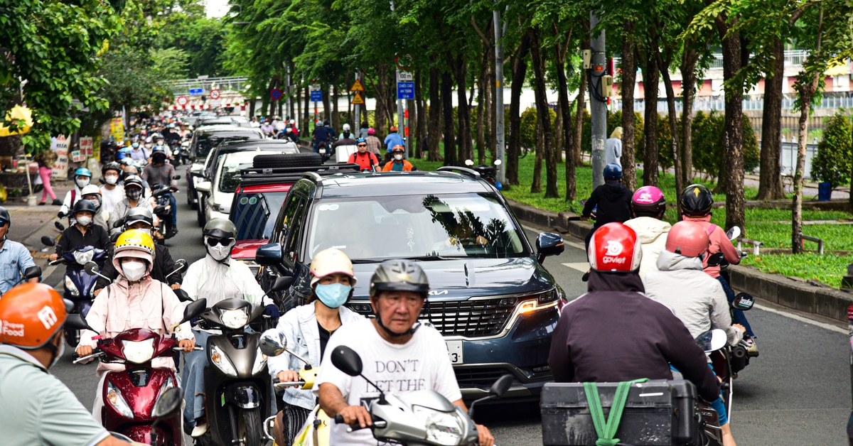 Điều chỉnh giao thông vòng xoay Điện Biên Phủ: Giao thông khá ổn định, theo dõi để xử lý phát sinh