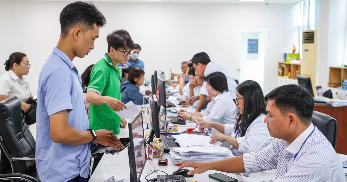 Bộ Nội vụ hướng dẫn về tinh giản biên chế và tiếp nhận người không chuyên trách làm công chức