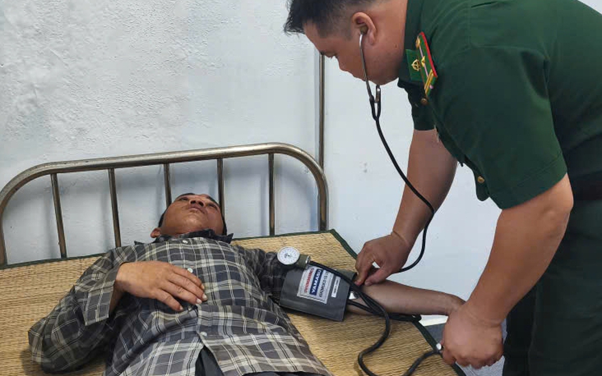 Ngư dân bị nạn rơi xuống biển được bạn nghề cứu sống kịp thời