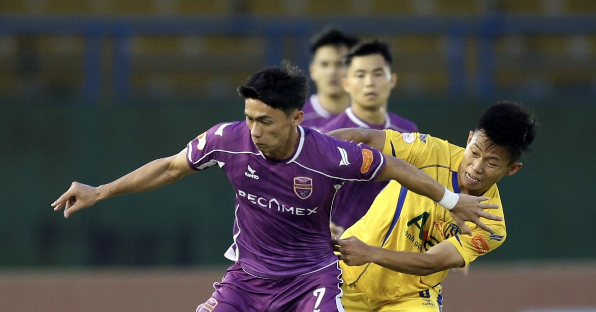 Đua trụ hạng V-League: Chỉ mành treo chuông