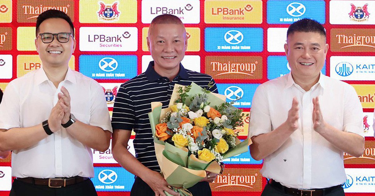 HLV Chu Đình Nghiêm dẫn dắt CLB Ninh Bình