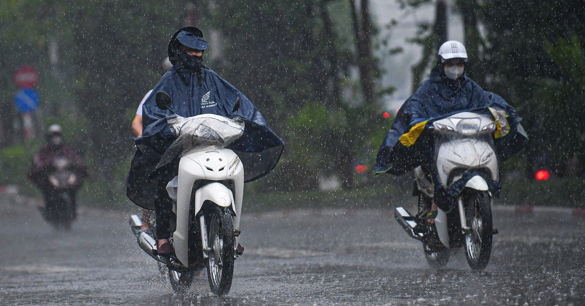 Chiều tối mai, miền Bắc và Hà Nội có thể có mưa rào và dông, chấm dứt nắng nóng 40 độ C