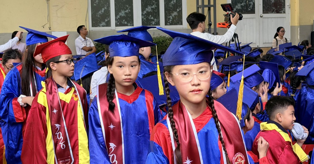 Lễ ra trường đặc biệt của thế hệ vào lớp 1 mùa COVID-19