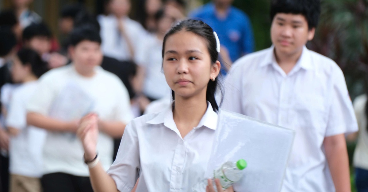 Thi lớp 10 Hà Nội: Đề thi được tính toán 'vừa sức', cuối tháng 6 mới có điểm