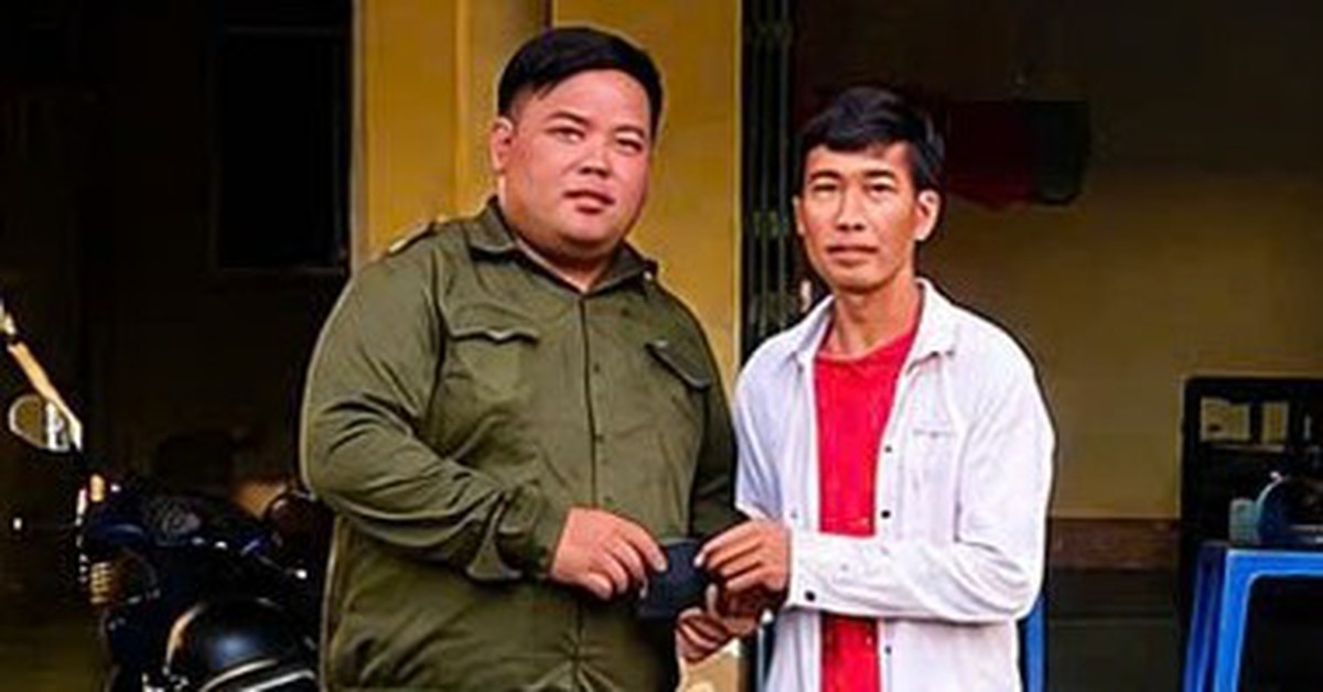 Nhặt được ví tiền trên đường, ba học sinh lớp 9 mang đến công an tìm người mất