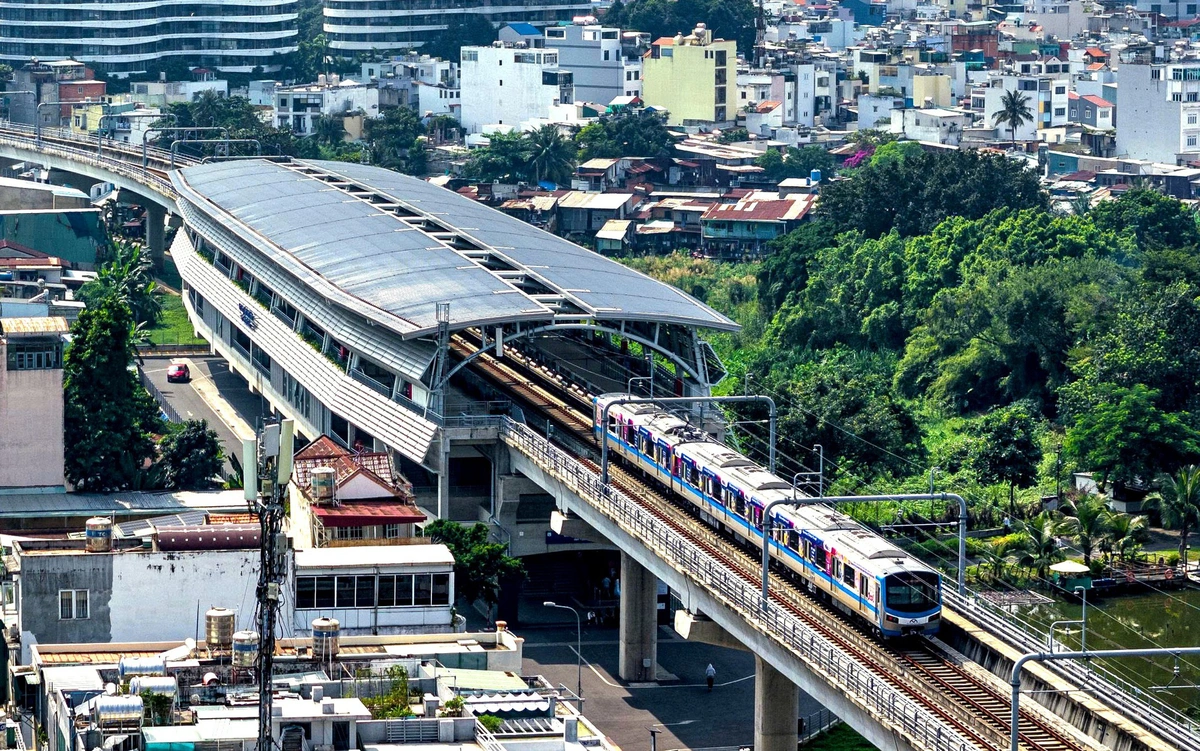 Bộ Chính trị yêu cầu đến 2030 làm xong 200km metro: TP.HCM đang triển khai ra sao?