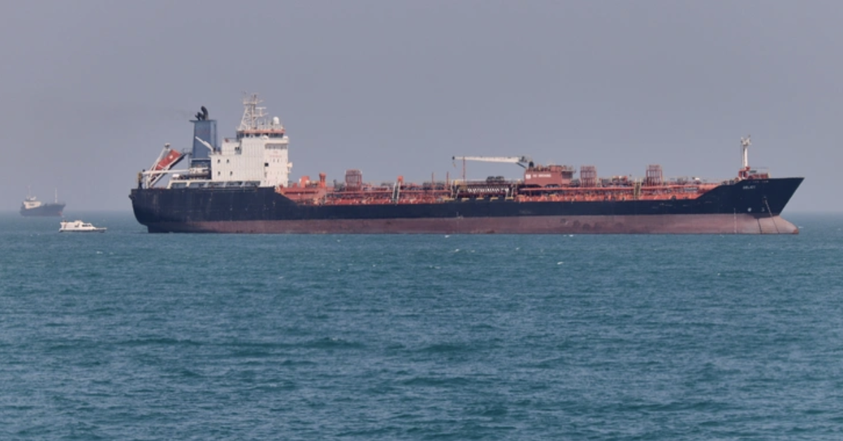 Iran tuyên bố tàu của ‘các nước thù địch’ vẫn bị cấm qua eo biển Hormuz