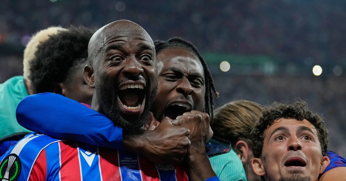Crystal Palace giúp bóng đá Anh lập cú đúp, đăng quang vô địch cúp châu Âu