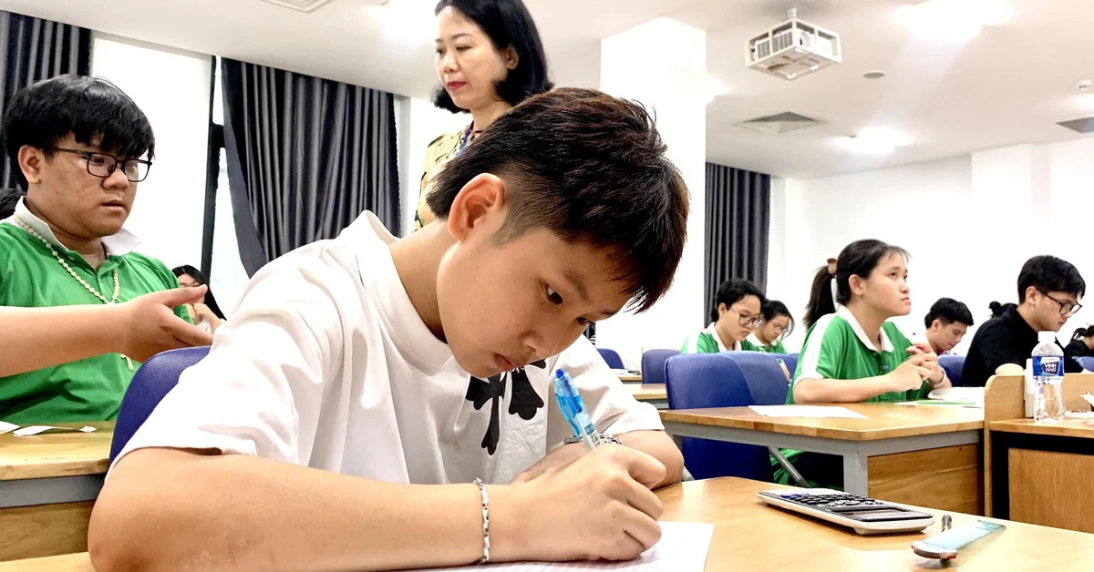 Thí sinh than đề thi đánh giá năng lực khó, ĐH Quốc gia TP.HCM nói gì?