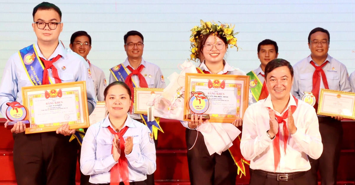 15 mùa cánh én bay cùng Đội
