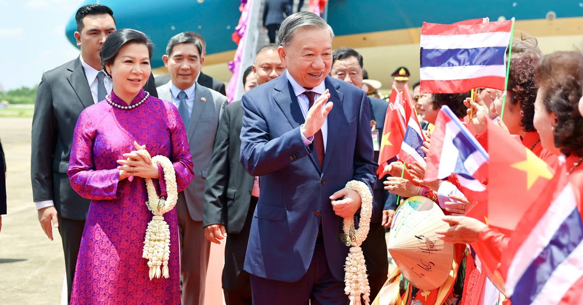 Tổng Bí thư, Chủ tịch nước Tô Lâm thăm khu di tích Bác Hồ ngay khi đến Thái Lan