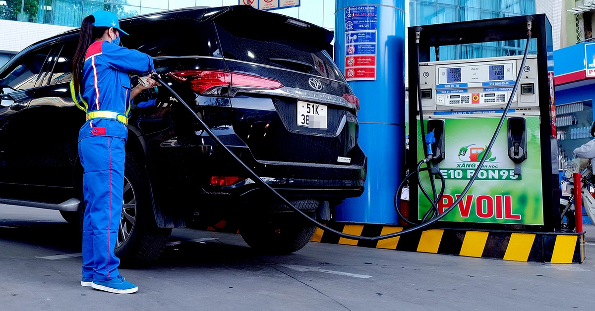Thực hư chuyện phải ‘lắc xe’ trước khi dùng xăng E10?