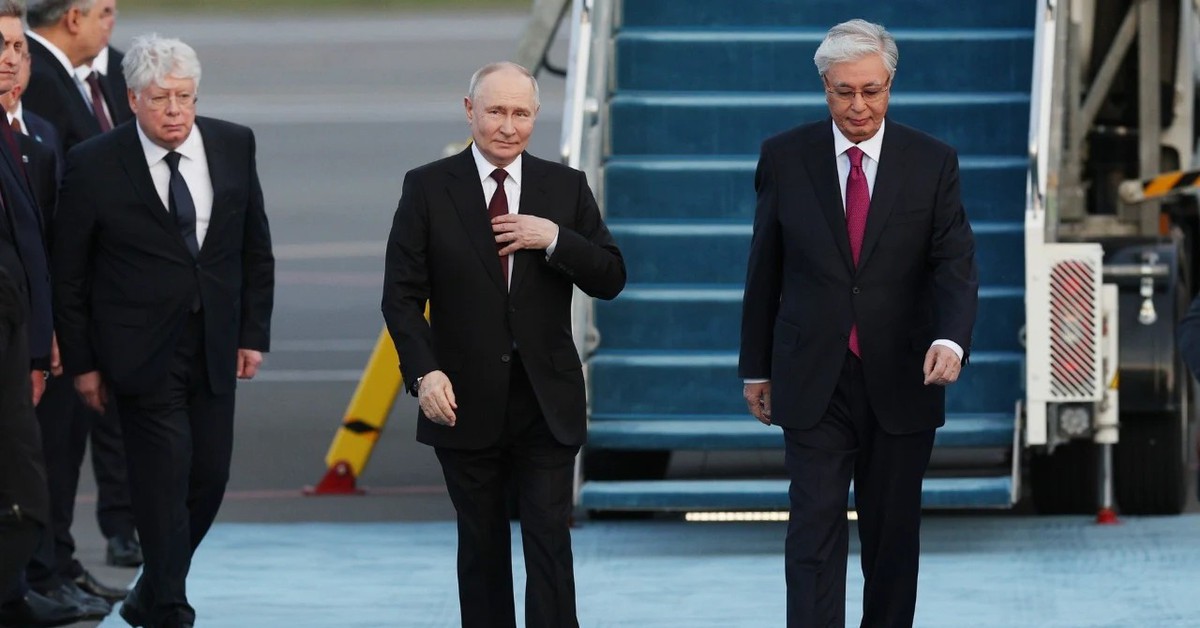 Ông Putin thăm cấp nhà nước Kazakhstan, được máy bay chiến đấu hộ tống đến tận thủ đô