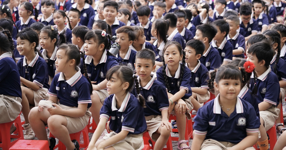 Học sinh khu 'ốc đảo' hào hứng khi trường đạt chuẩn quốc gia