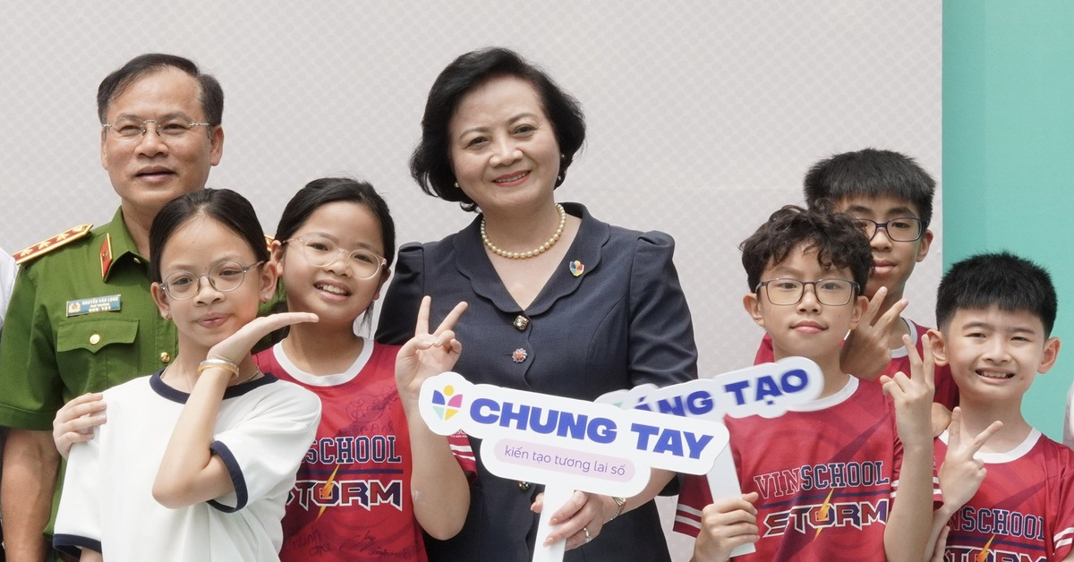 Phó thủ tướng: Nếu người lớn chậm 1 bước, trẻ em có thể chịu tổn thương trong thế giới 'ảo'