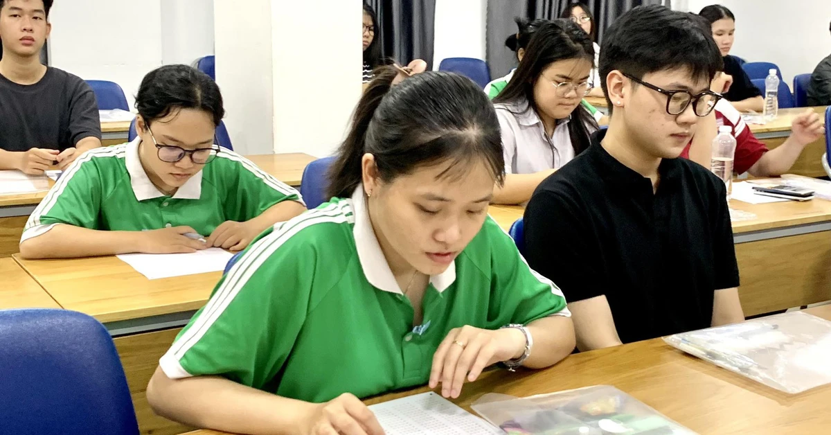 Đại học Quốc gia TP.HCM lên tiếng vụ nghi vấn đề thi đánh giá năng lực giống đề nước ngoài