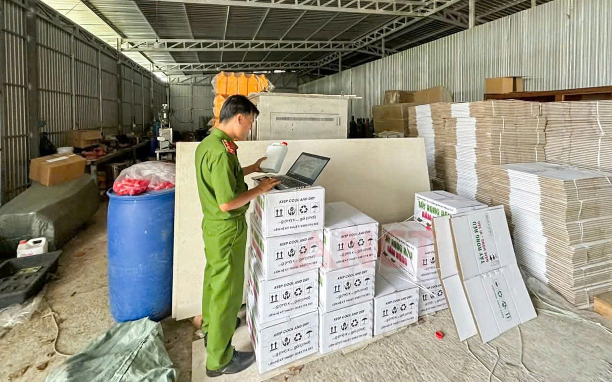Phát hiện cơ sở sản xuất, pha chế phân bón nông nghiệp không có giấy chứng nhận đăng ký
