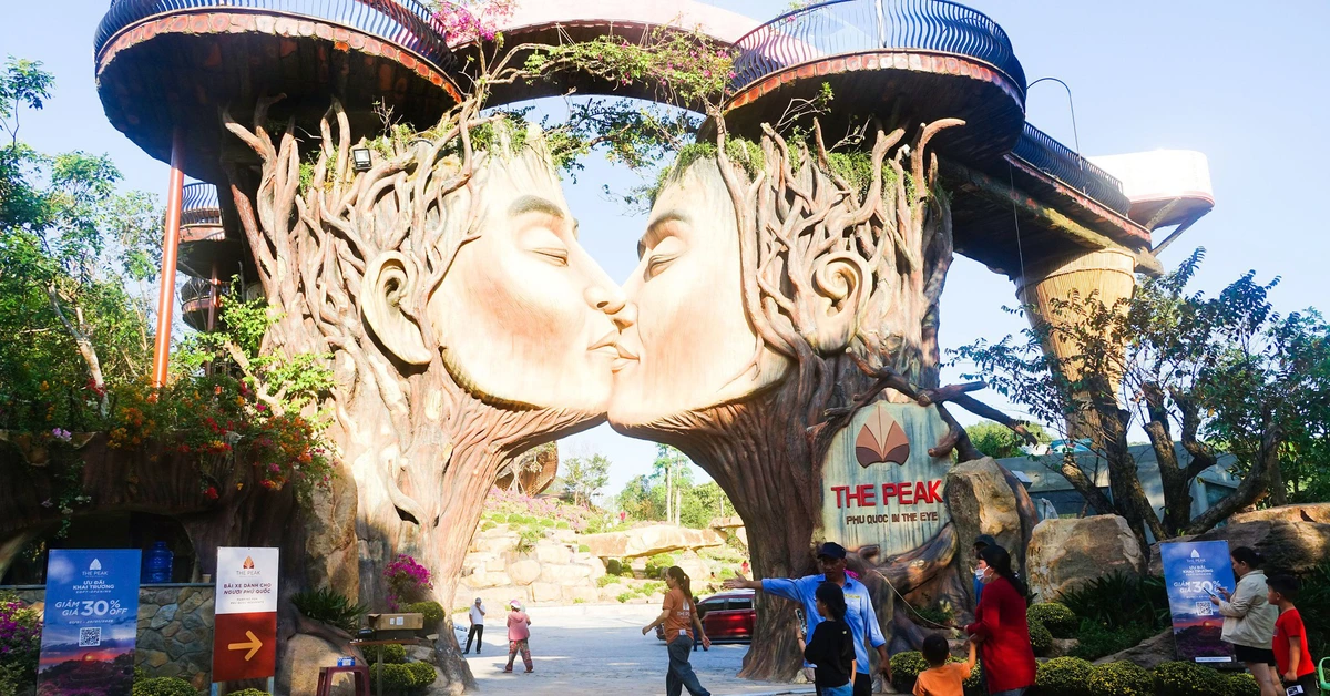 Phú Quốc đưa ra ‘tối hậu thư’ sẽ cưỡng chế vườn hoa The Peak trên núi Điện Tiên