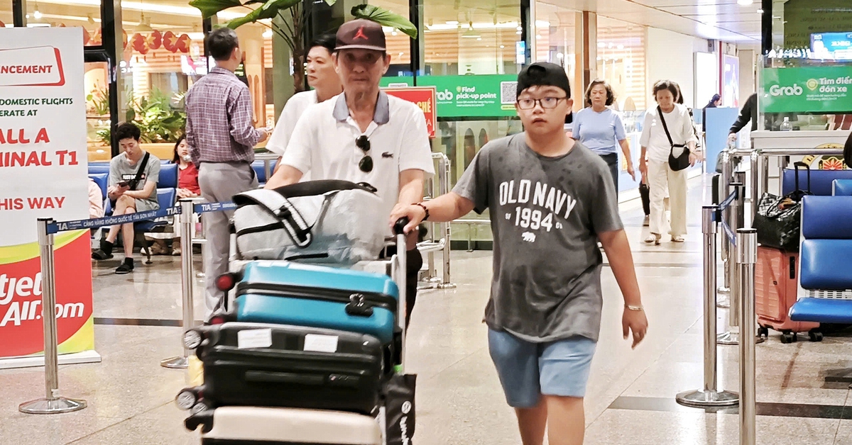 Khách đua về sớm để né ngày cao điểm, hãng bay vẫn 'đau đầu' vì chi phí