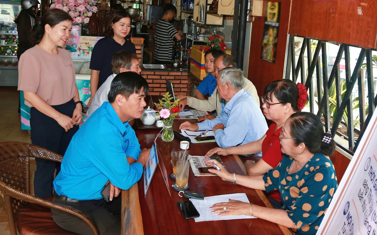 Củ Chi ra mắt 'Cà phê pháp luật' hướng dẫn người dân dùng dịch vụ công trực tuyến