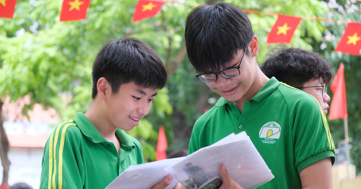 Gợi ý bài giải môn tiếng Anh thi lớp 10 Hà Nội