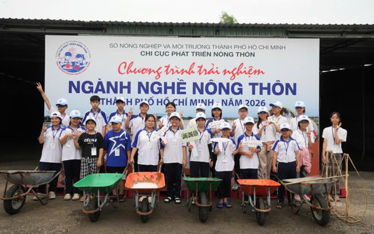 Hàng trăm học sinh TP.HCM háo hức làm diêm dân