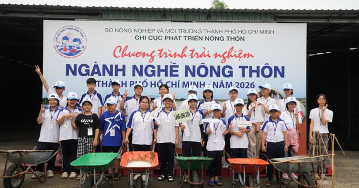 Hàng trăm học sinh TP.HCM háo hức làm diêm dân