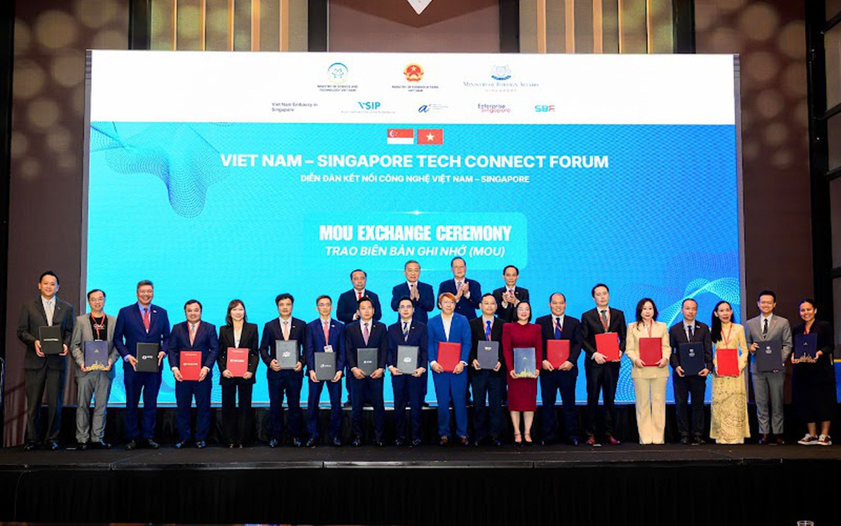 Trường đại học Văn Lang và Đại học Quốc gia Singapore (NUS) ký kết hợp tác