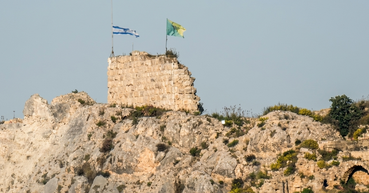 Israel tiến sâu vào Lebanon, cắm cờ lên thành cổ 900 năm tuổi