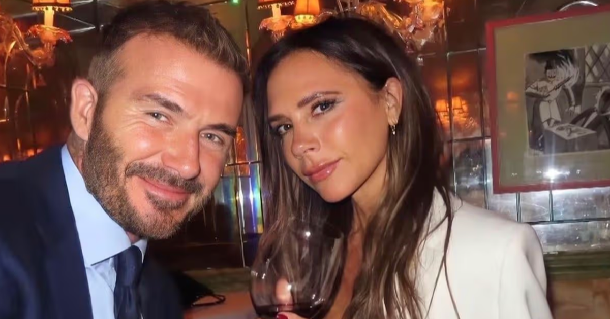 Vợ chồng Beckham nghỉ dưỡng trên du thuyền xa hoa ở Tây Ban Nha