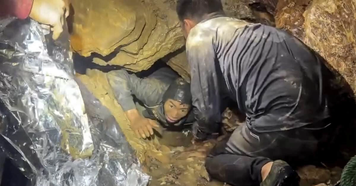 Lào: Thêm 4 thợ mỏ được giải cứu khỏi hang động sau 10 ngày mắc kẹt
