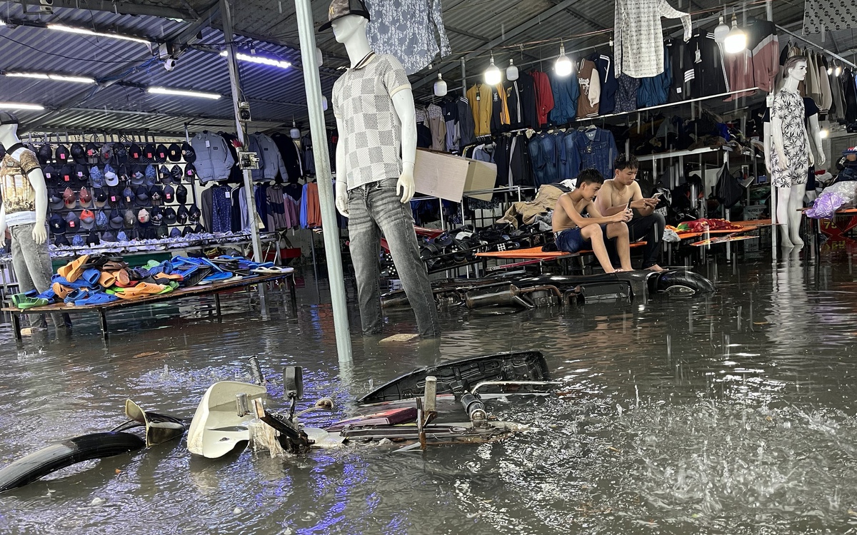 Mưa lớn, ngập nhiều nơi ở Nha Trang