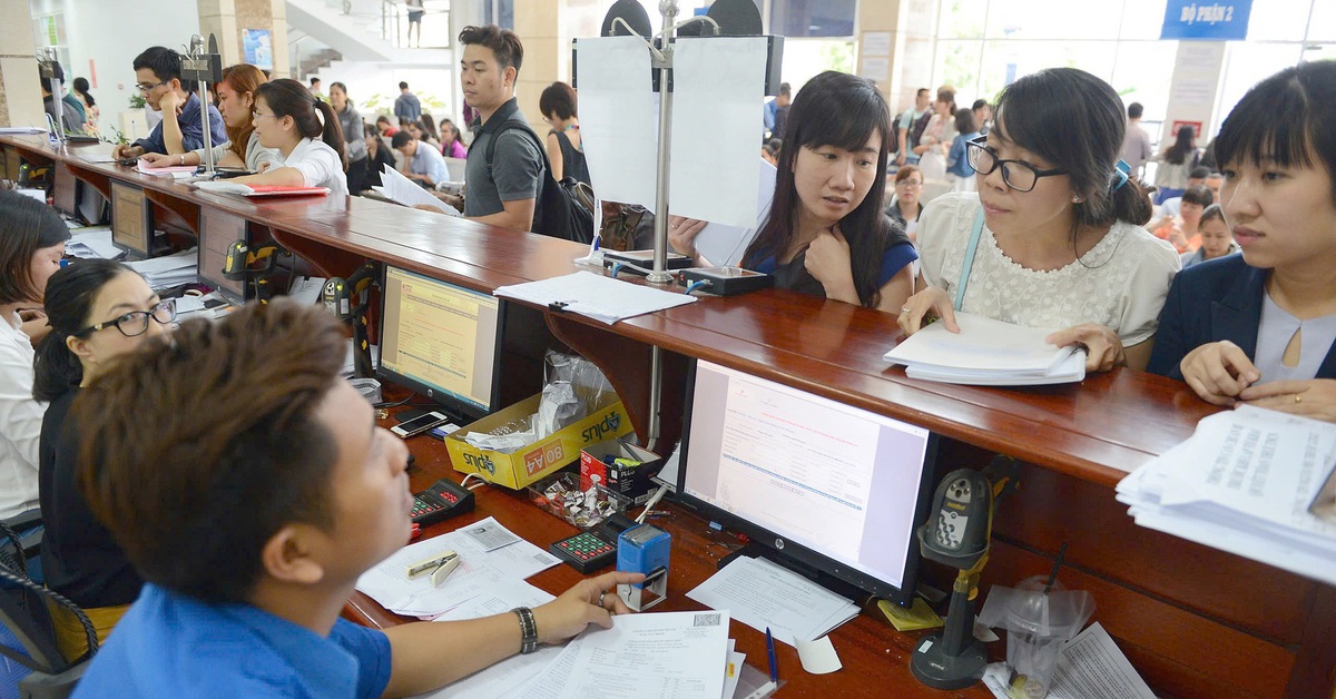 Tạm hoãn xuất cảnh nếu nợ thuế 1 triệu đồng: Mức quá thấp!