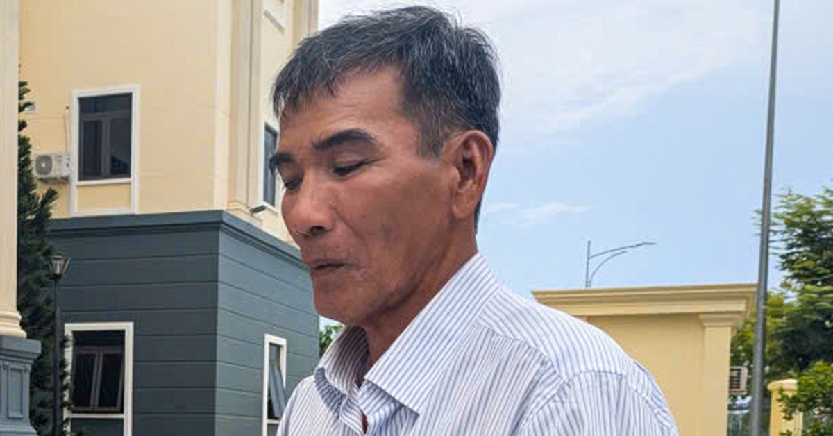 Đất đang thẳng bị hàng xóm 'lấn lõm bụng', người mất đất không chịu mức án của tòa