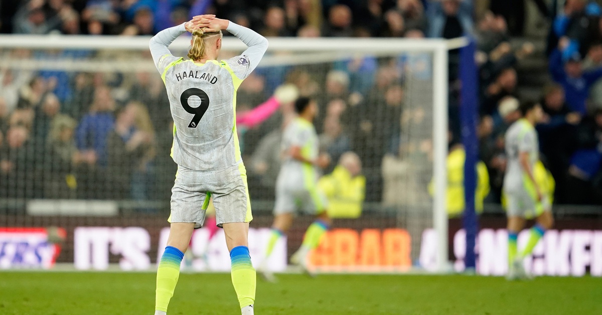 Bước ngoặt đua vô địch Premier League: Hòa Everton, Man City thất thế trước Arsenal