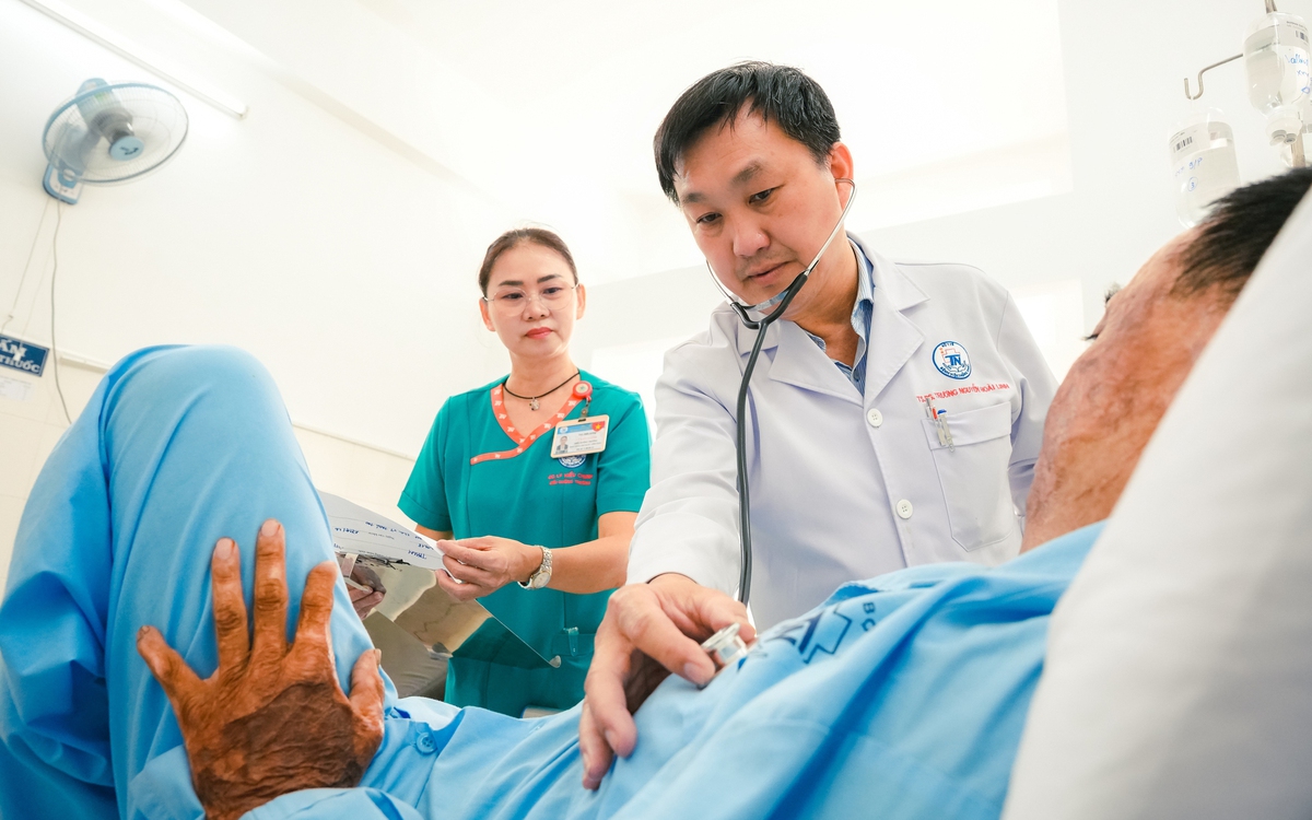 Cứu tài xế xe ôm công nghệ bị đâm xuyên tim, nguy kịch