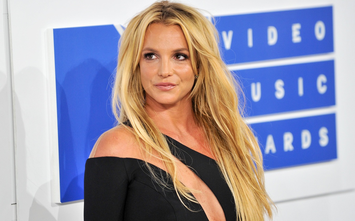 Britney Spears nhận án 12 tháng quản chế vì lái xe khi say xỉn