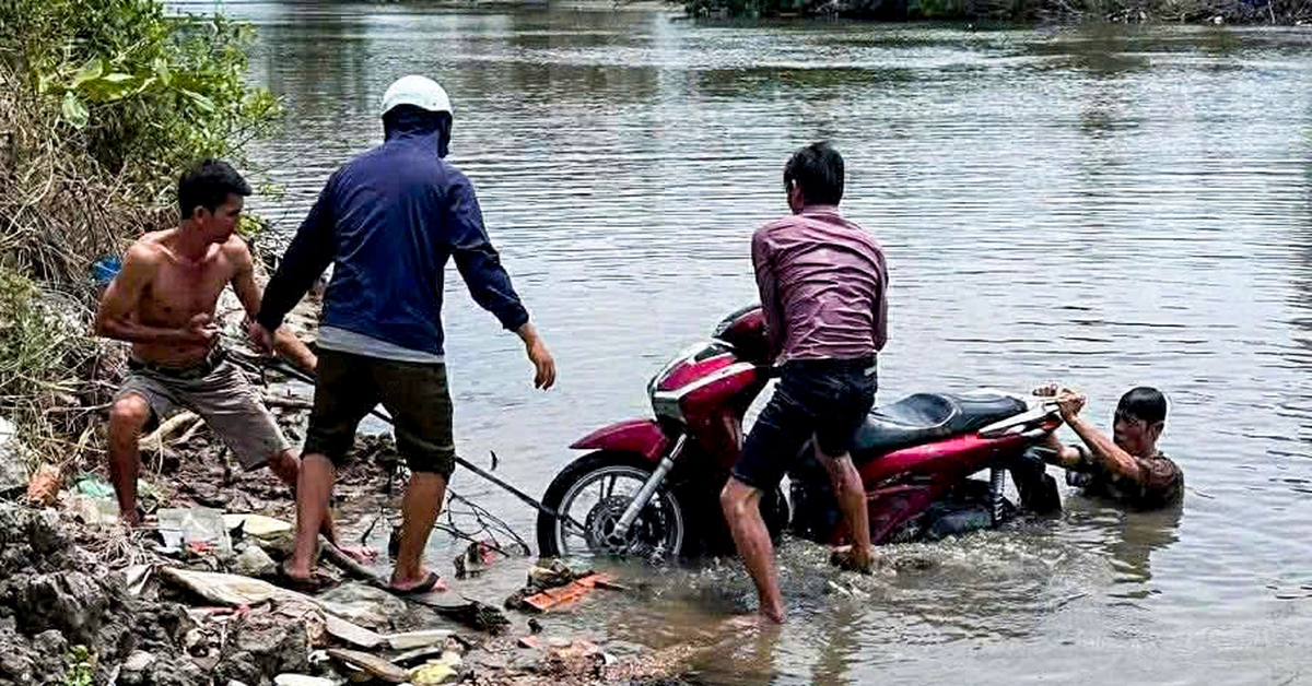 Phát hiện thi thể nhân viên trường học trôi trên sông với nhiều vết thương trên người