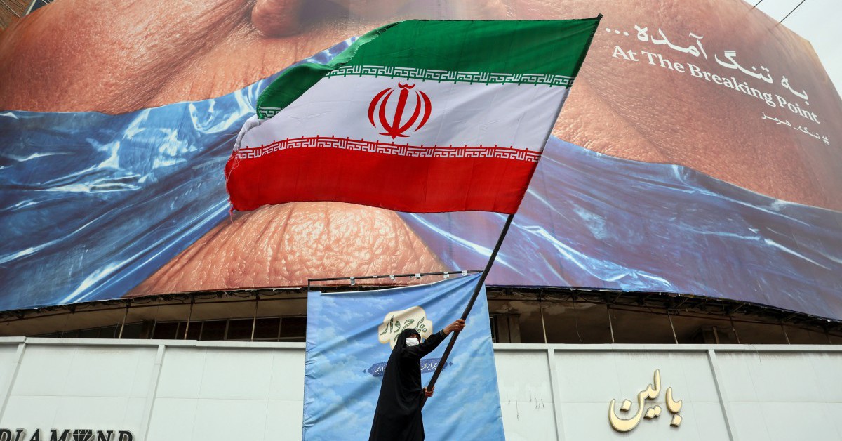 Ông Trump và canh bạc tại eo biển Hormuz