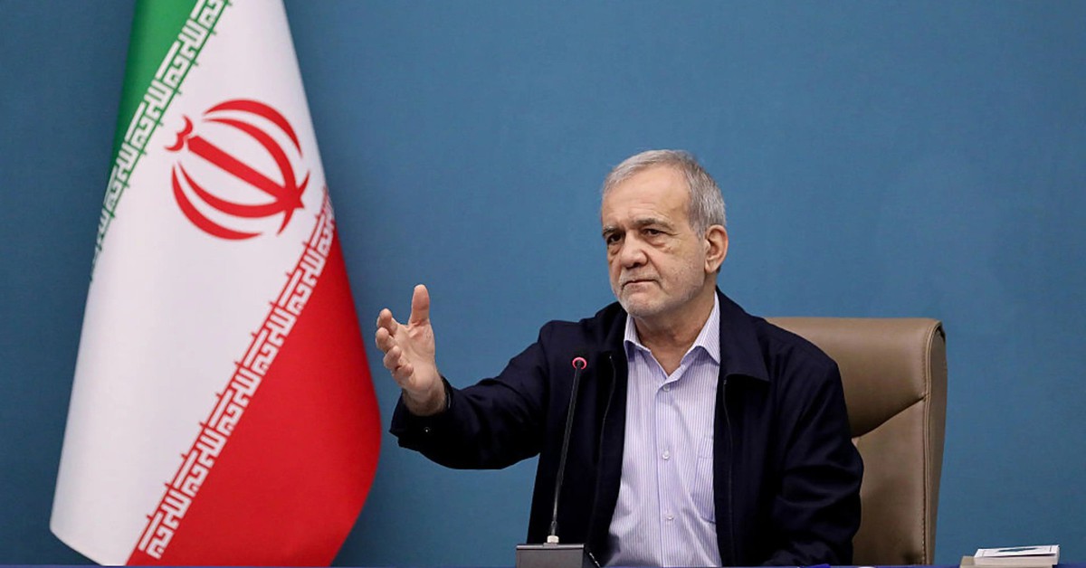 Iran tuyên bố 'không đầu hàng' trước sức ép quân sự của Mỹ