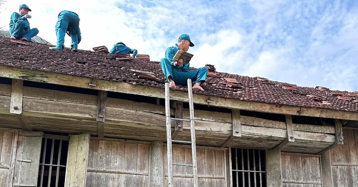 Nghệ An chỉ đạo 'bốn tại chỗ' giúp dân sửa gần 1.000 nhà tốc mái