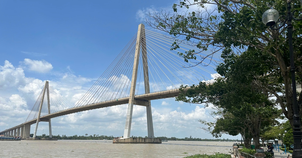 Phát hiện thi thể người phụ nữ nằm chết dưới mố cầu Rạch Miễu