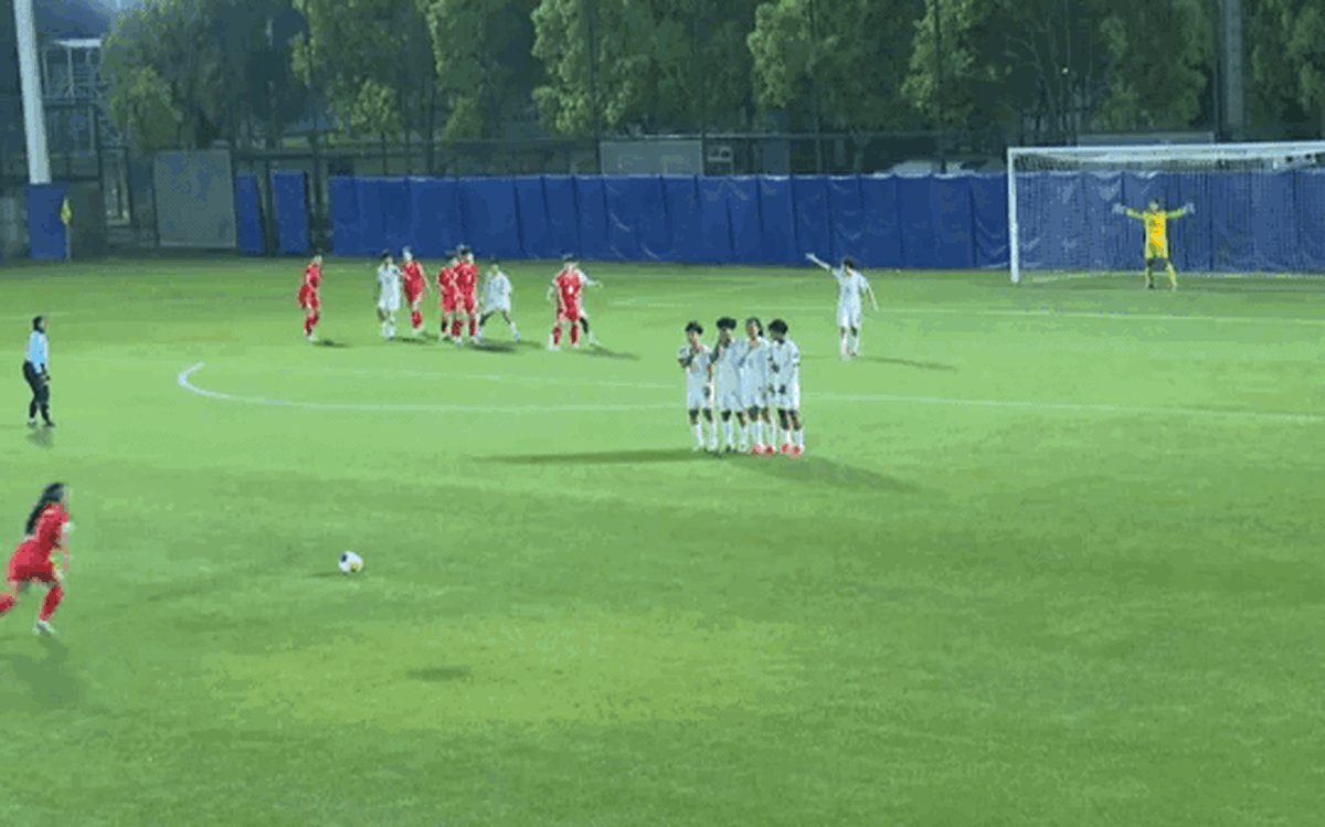 Chiêm ngưỡng 2 siêu phẩm đá phạt giúp U17 nữ Việt Nam đánh bại Myanmar