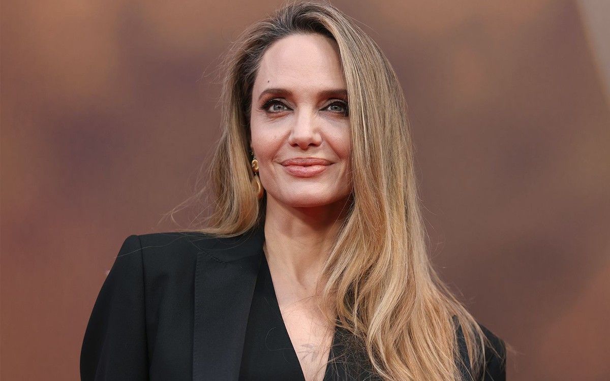 Angelina Jolie bán biệt thự cổ 30 triệu USD ở Los Angeles